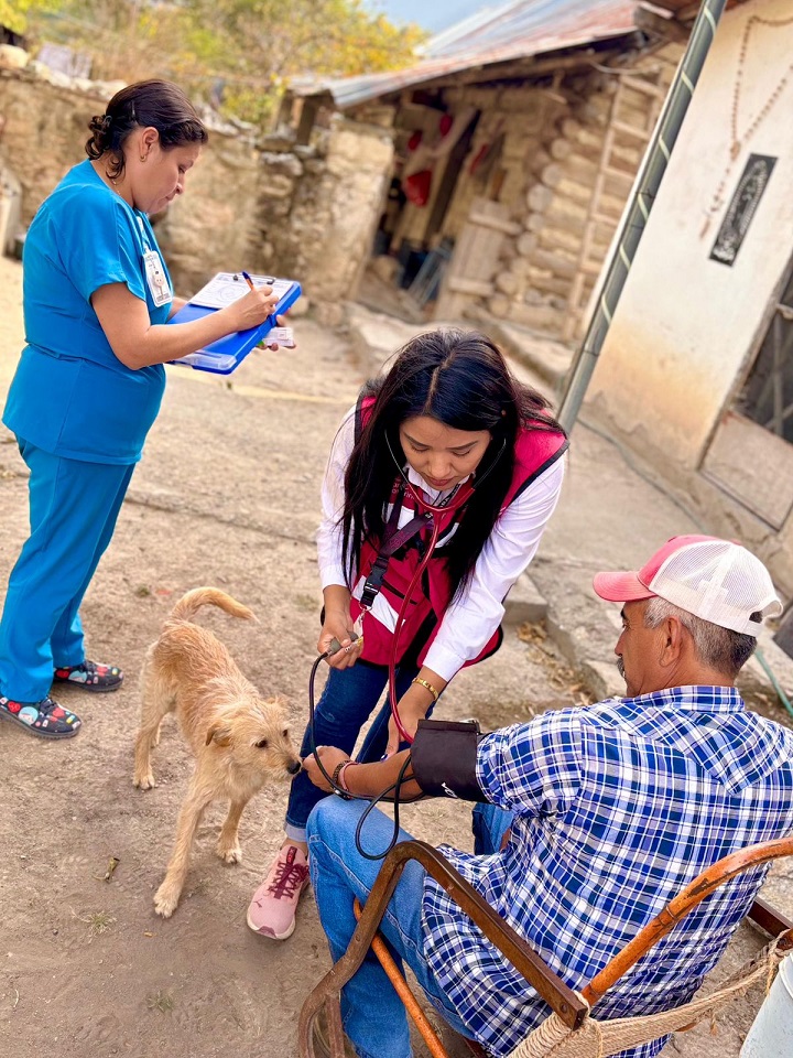 Se hicieron revisiones médicas a los pobladores.