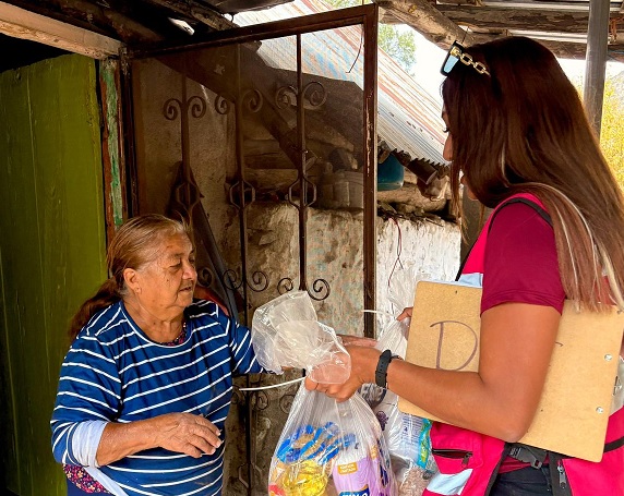 Llevan apoyos a habitantes de comunidades altas en La Huasteca