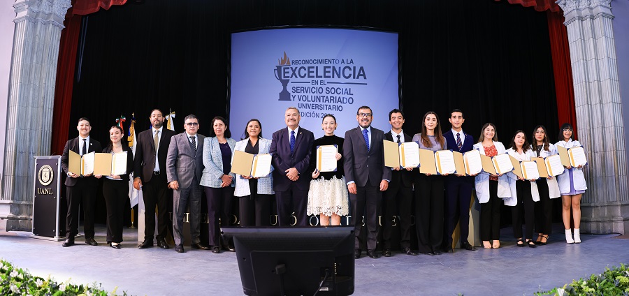 Reconoce UANL a universitarios por su compromiso social y voluntariado