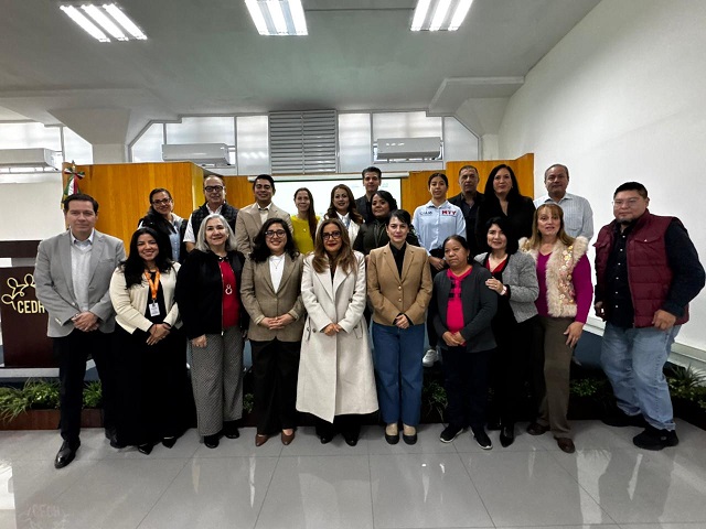 Personal de la CEDH realizó el monitoreo entre personas migrantes.