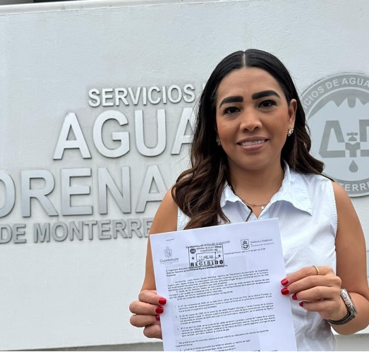 Pide regidora tapar socavones provocados por fugas de AyD