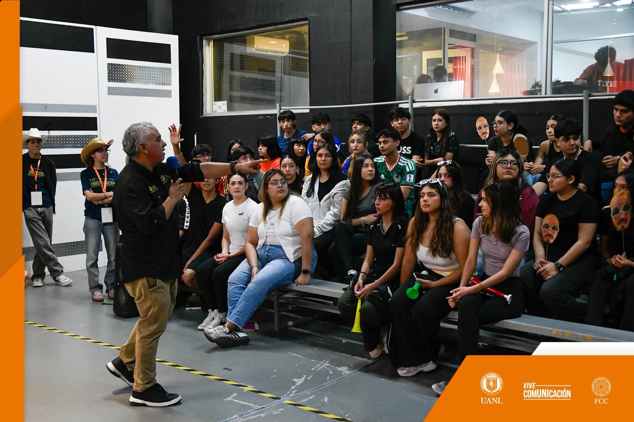 Nuevos Pericos conocen el Centro de Producción Audiovisual