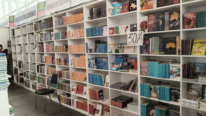 A darse vuelo con estas recomendaciones literarias del FCE