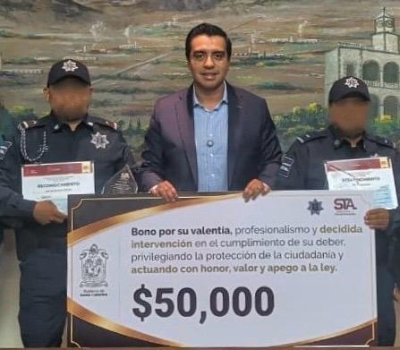 Reconoce Gobierno de Santa Catarina a policías por detener a hombre armado